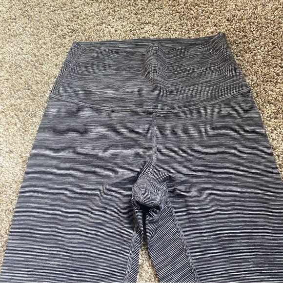Lululemon Wunder Under 25” Leggings Luxtreme EUC - Picture 2 of 4